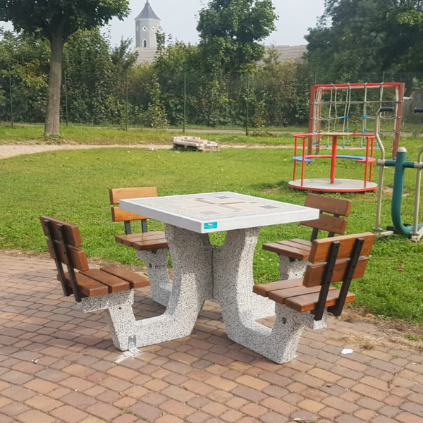 Betona šaha/dambretes galds