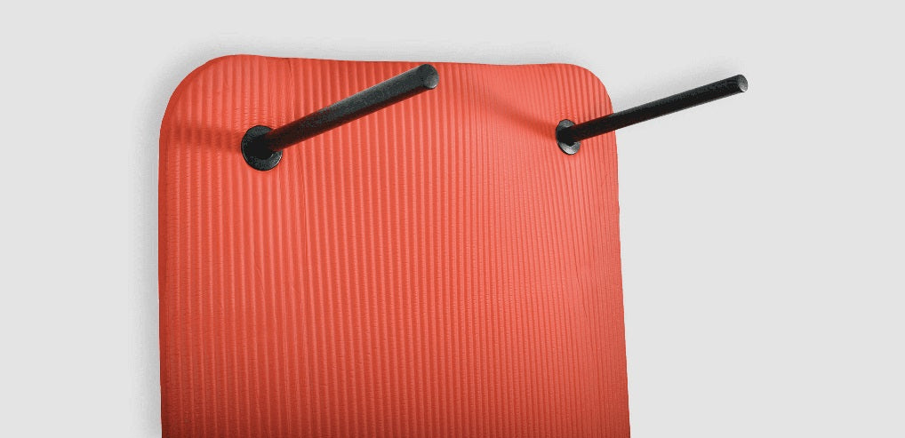 sienas konsole vingrošanas paklājiem