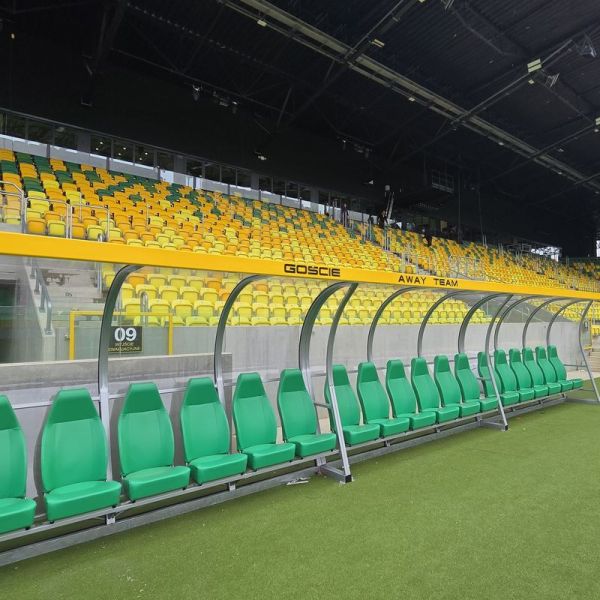 rezerves spēlētāju nojums VIP ar mīkstiem sēdekļiem
