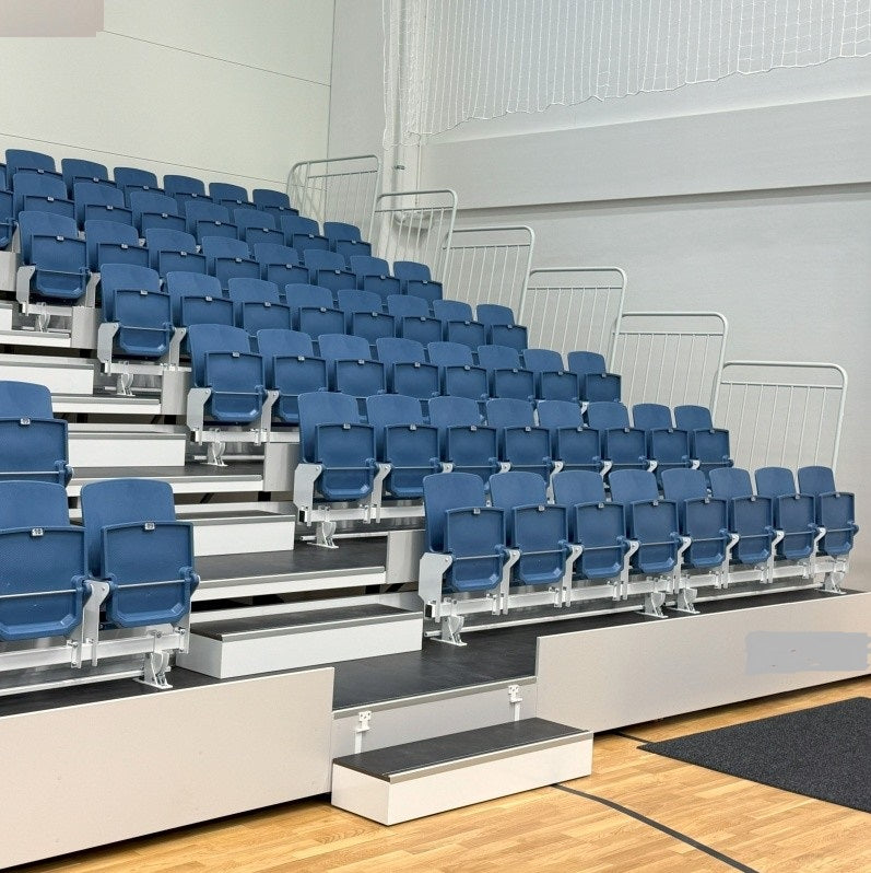 Teleskopiskās tribīnes ar nolokāmiem plastmasas sēdekli Omega