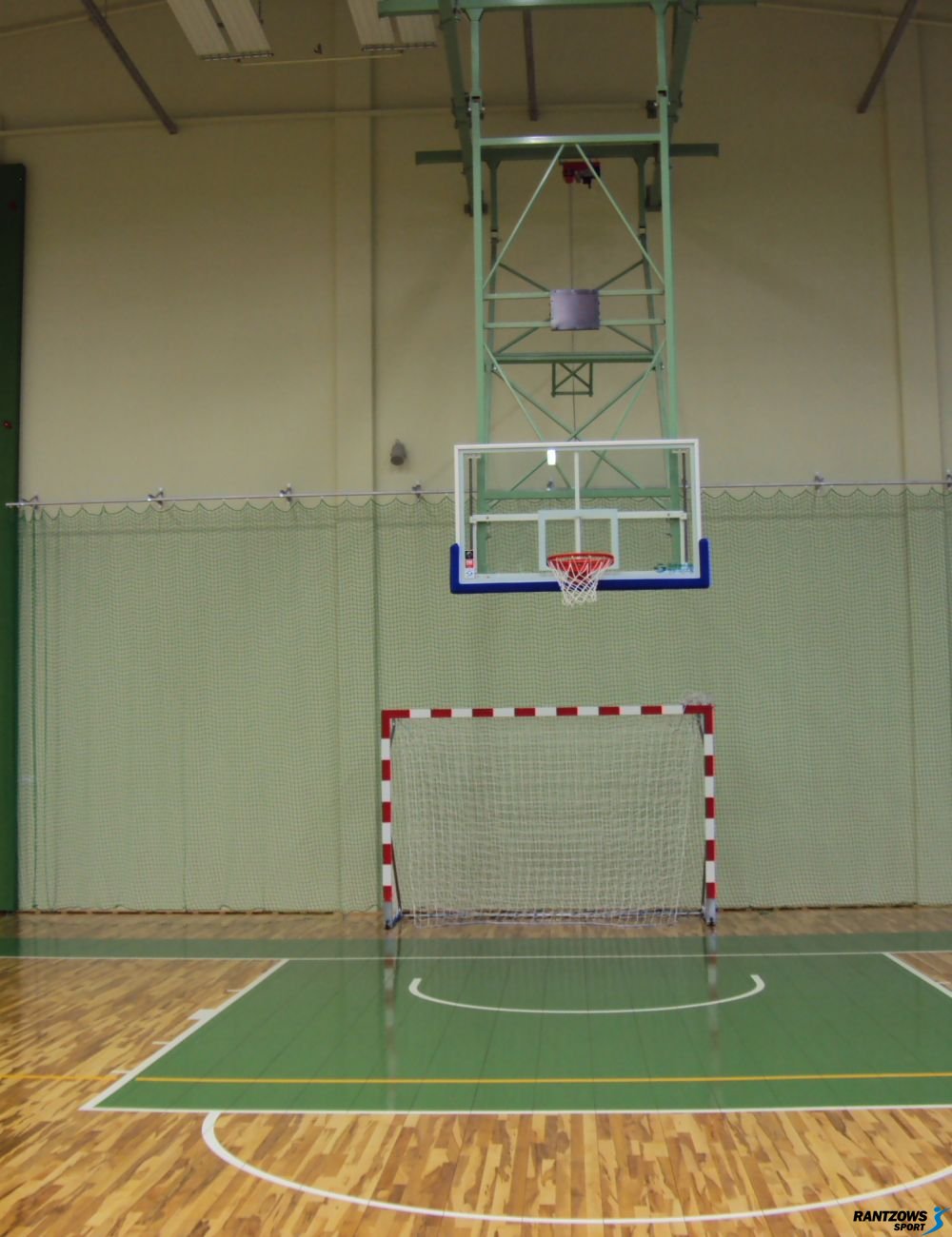 Aizsargtīkli sporta zāles sienām