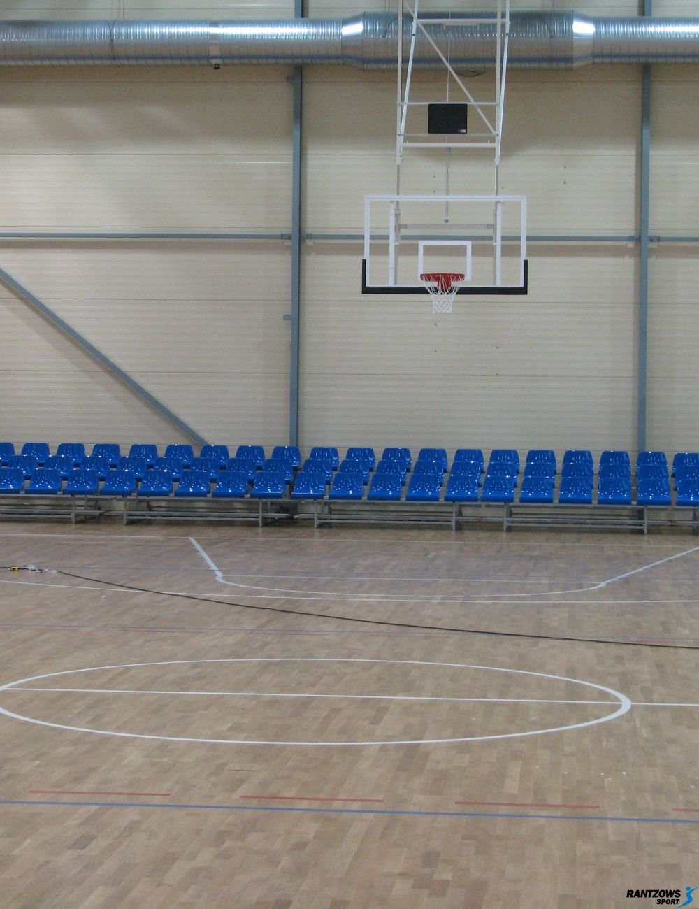 Skatītāju tribīnes