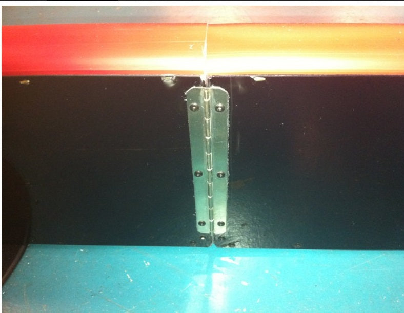 Swerink borti elektrisko ratiņu hokejam