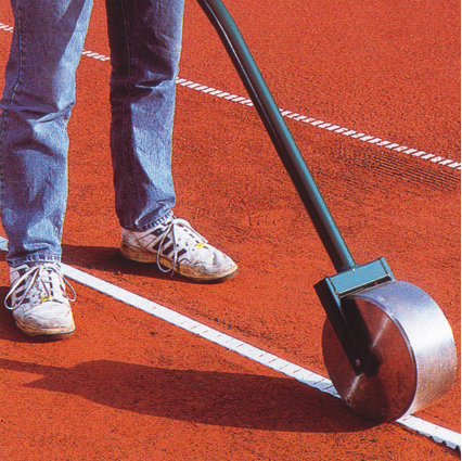 Tenisa laukuma līniju prese