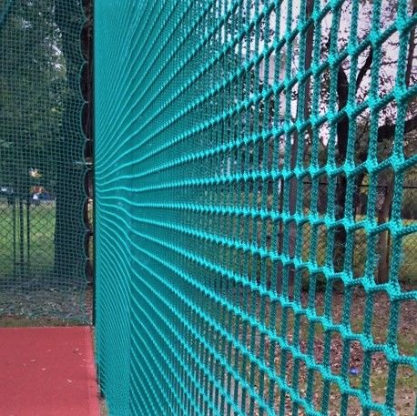 Aizsargtīkls sporta spēļu laukumiem