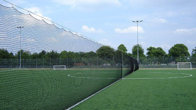 Aizsargtīkls sporta spēļu laukumiem-sporta laukumu sadalīšana