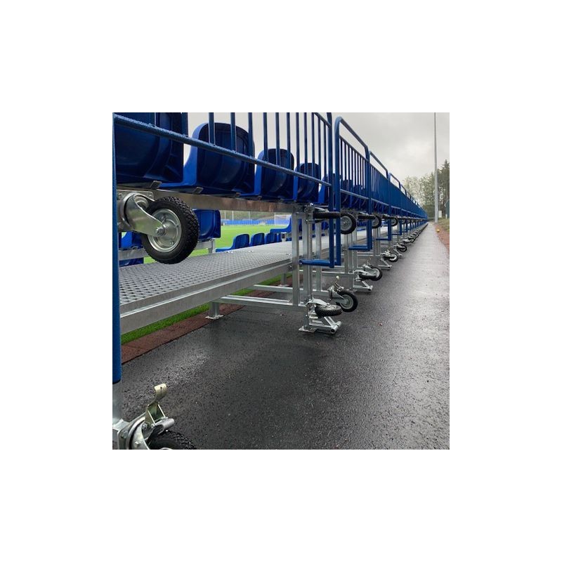 skatītāju tribīnes uz riteņiem, pārvietojamas