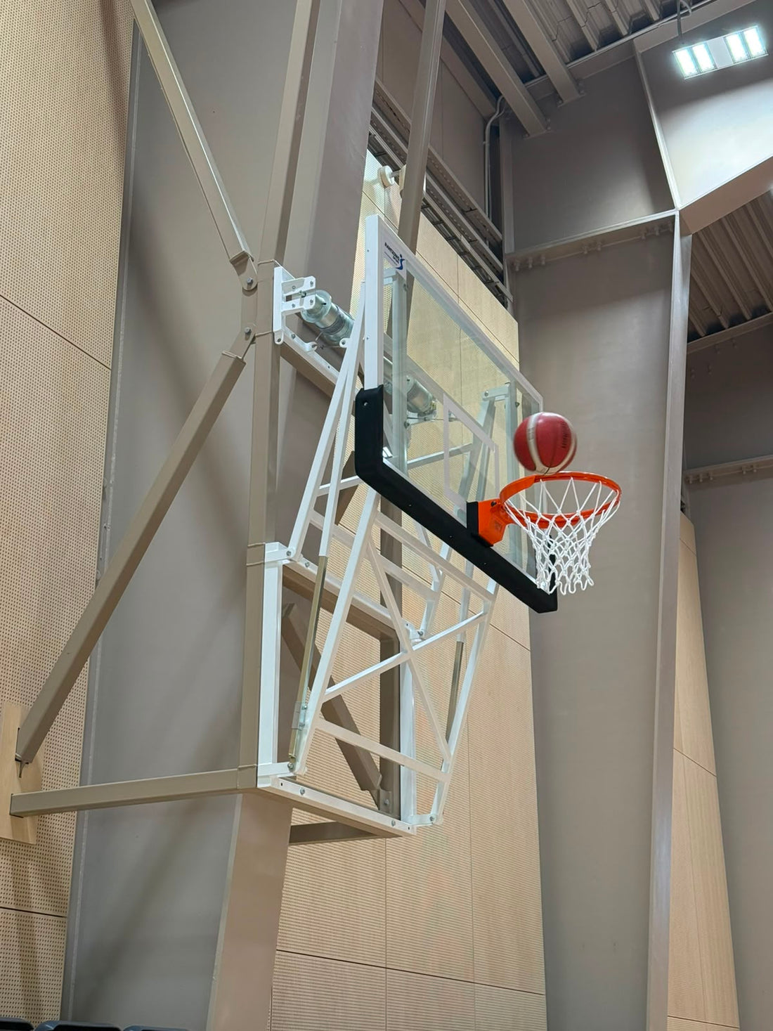 Basketbola grozu konstrukcijas