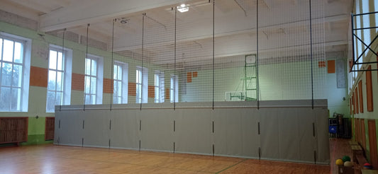 Sporta zāli sadalošais aizkars