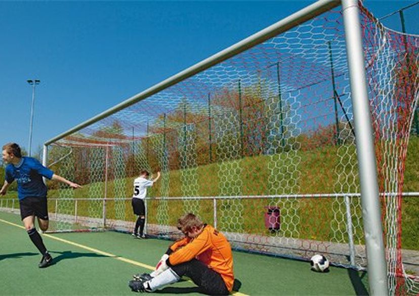 Futbola vārtu Huck tīkls 5 x 2m, tīkla dziļums 0.9/2.0 m