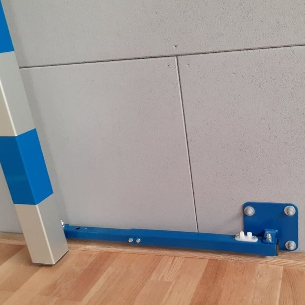 Handbola vārti a;lumīnija 3 x 2 m nolokāmi pie sienas,