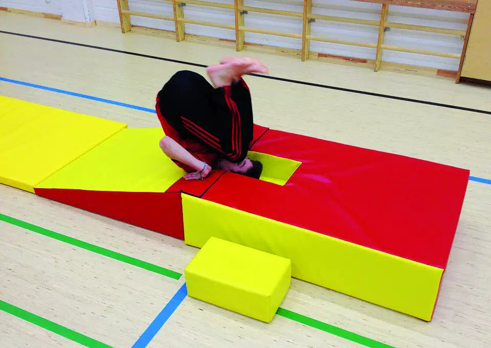 Ķīlis salto apmācības paklājam