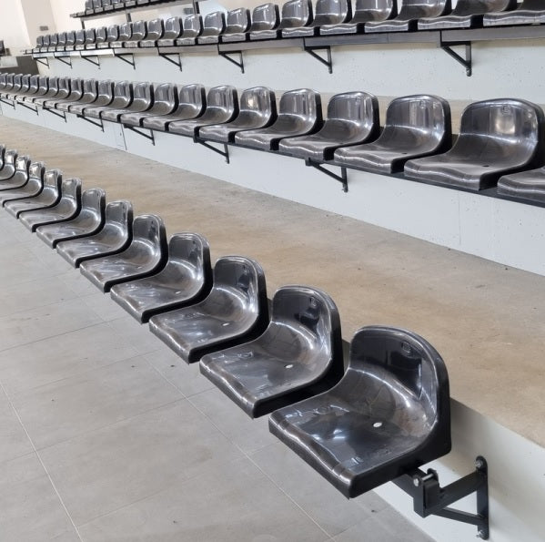 Skatītāju sēdekļi ar konstrukciju