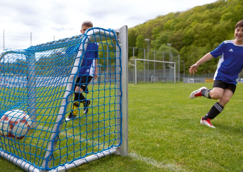 Mini futbola vārtu tīkls 2.4 x 1.6 m